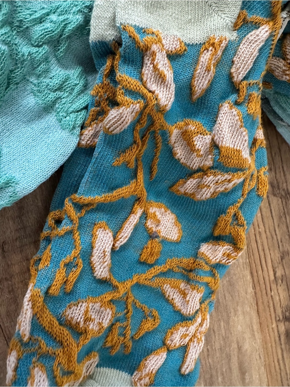 NWT Velvet Vault 5 pack Textured Socks 🧦 ❤️ - Picture 3 of 6